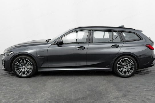 BMW Seria 3 330e xDrive M Sport sport-aut
