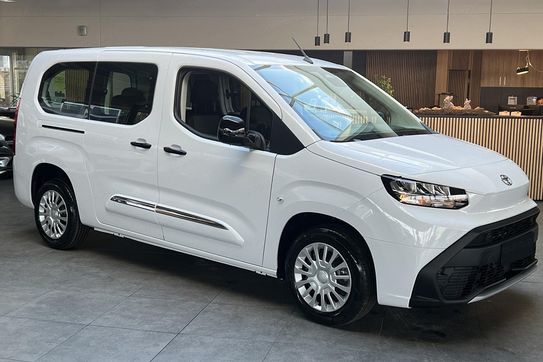 Toyota Proace City Verso Long Business