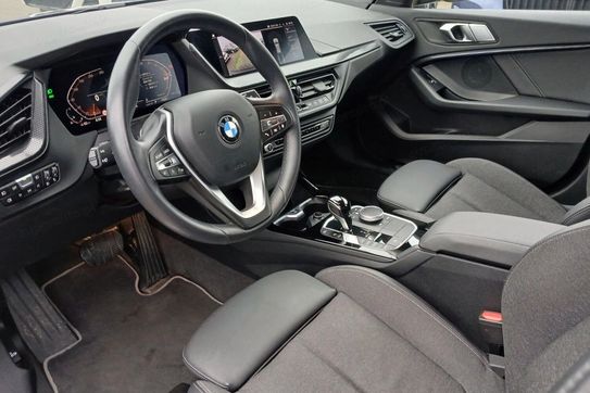 BMW Seria 1 120i Sport Line aut