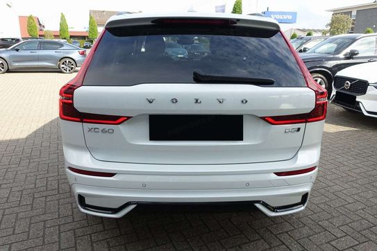 Volvo XC60 B5 AWD Plus Dark