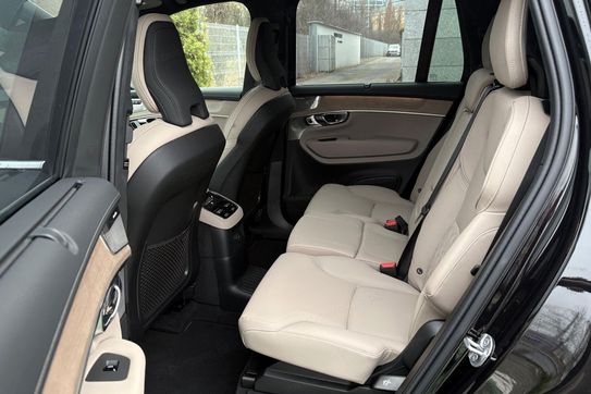Volvo XC90 T8 AWD Plug-In Hybrid Plus Dark 7os