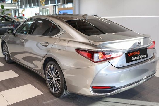 Lexus ES 300h Business Edition