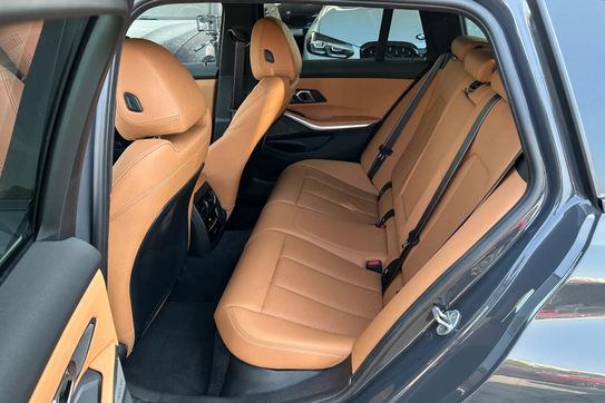 BMW Seria 3 Touring 320d xDrive M Sport