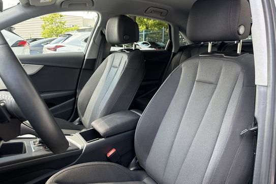 Audi A4 35 TFSI Advanced