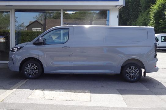 Ford Transit Custom 320 L2H1 Limited A8