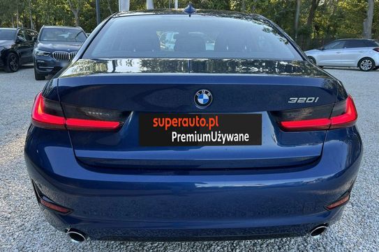BMW Seria 3 320i Sport Line