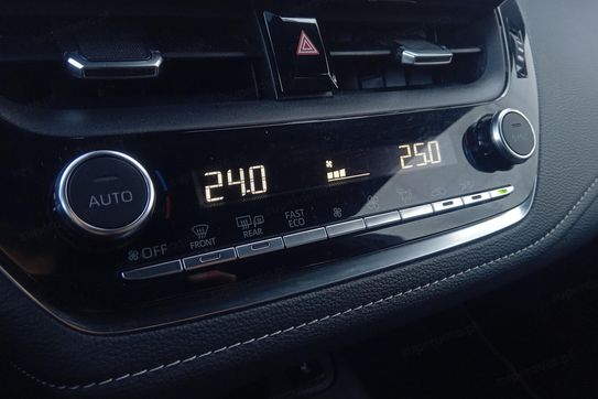 Toyota Corolla 1.8 Hybrid Style