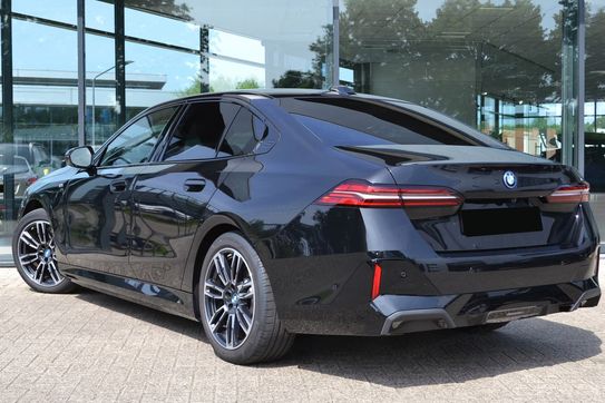 BMW Seria 5 550e xDrive M Sport