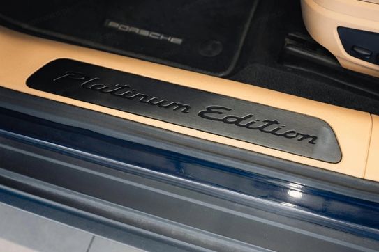 Porsche Panamera 4 E-Hybrid Platinum Edition