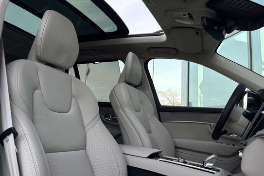 Volvo XC90 T8 AWD Plug-In Hybrid Ultra Bright