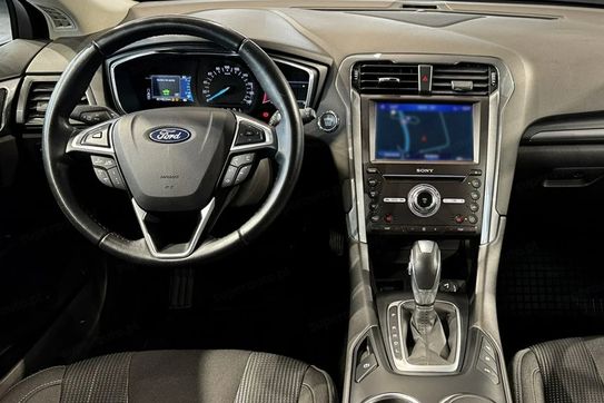 Ford Mondeo 2.0 Hybrid Titanium
