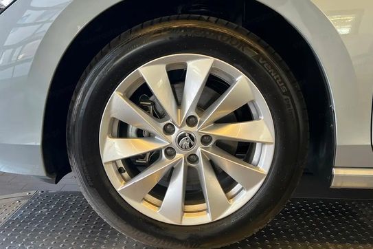 Skoda Superb Selection 2.0 TDI DSG