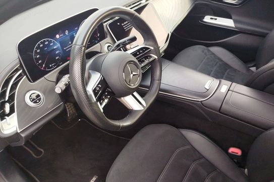 Mercedes Klasa E Kombi 220 d 4-Matic AMG Line