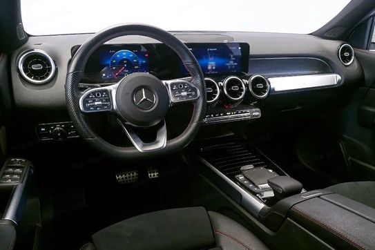 Mercedes GLB 200 4-Matic AMG Line 8G-DCT