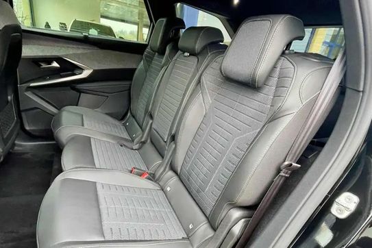 Peugeot 5008 GT 1.2 PureTech mHEV S&S e-DCS6