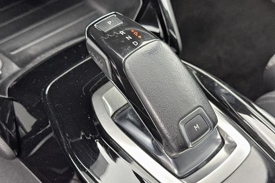 Peugeot 2008 GT 1.2 PureTech EAT8