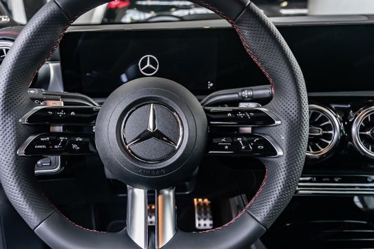 Mercedes CLA 220 4-Matic AMG Line