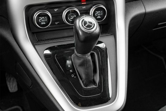 Mercedes T klasa T180d Progressive AT