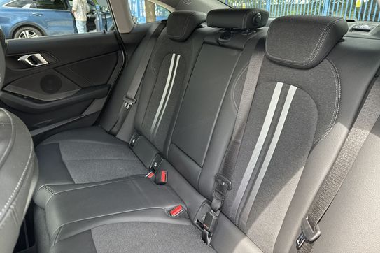 BMW Seria 2 218i Sport Line