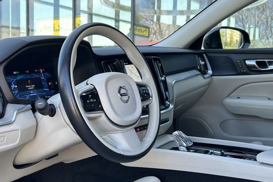 Volvo V60 B4 B Plus Dark aut