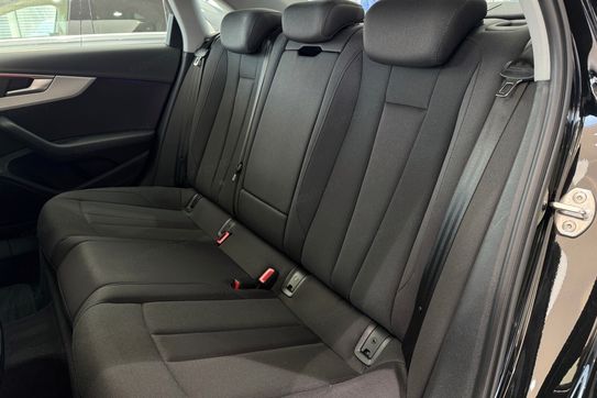 Audi A4 35 TFSI S Line