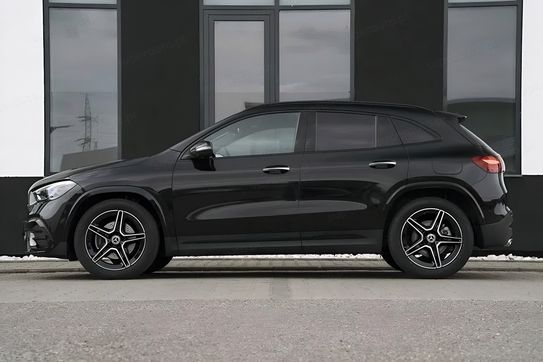 Mercedes GLA 220 4-Matic AMG Line