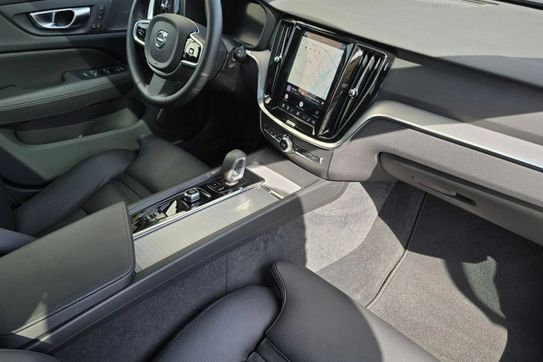 Volvo V60 B4 B Plus Dark