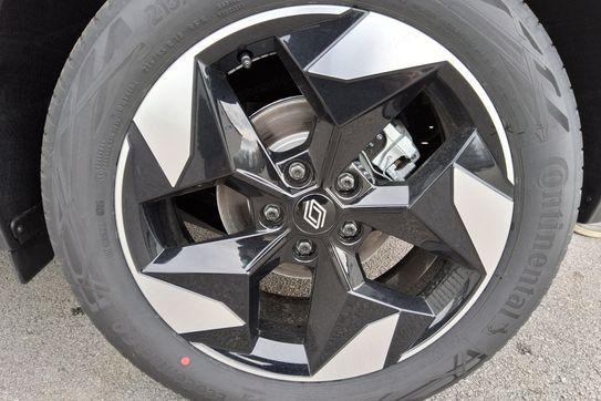 Renault Captur TECHNO 1.8 E-Tech Full Hybrid AT