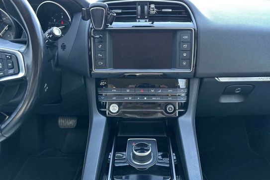 Jaguar F-Pace 2.0 i4D AWD Prestige aut