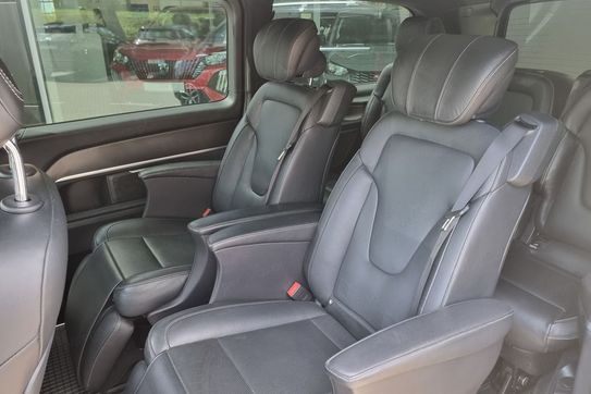 Mercedes V Klasa 300 d 4-Matic Exclusive 9G-Tronic (długi)
