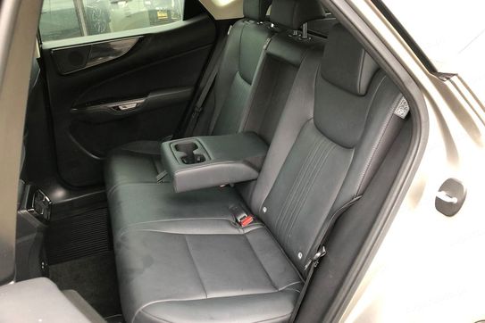 Lexus NX 350h Business AWD