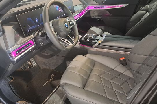 BMW Seria 7 740d xDrive Nero Lusso Edition