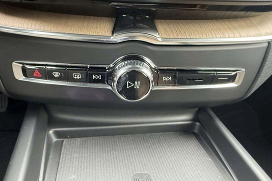 Volvo XC60 T6 Plug-In Hybrid AWD Ultra Bright