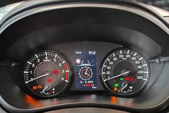 Suzuki S-Cross 1.4 SHVS Elegance 4WD