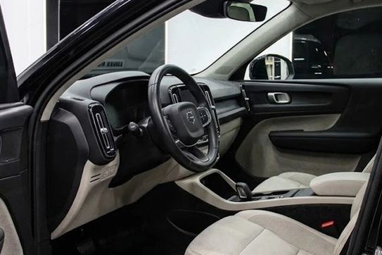 Volvo XC40 T3 Momentum Pro