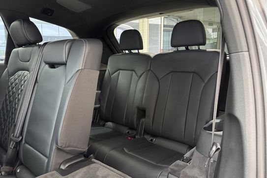 Audi Q7 SQ7 TFSI quattro