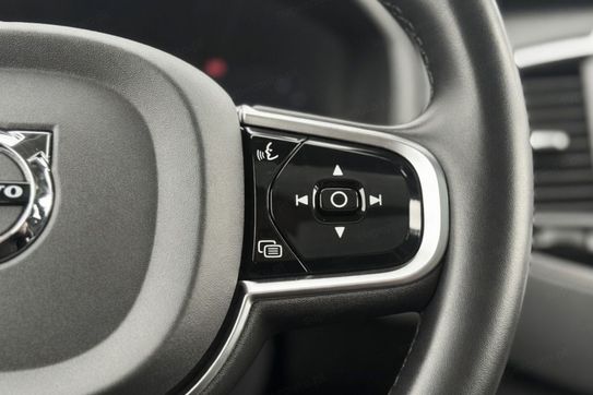 Volvo XC90 T8 AWD Plug-In Hybrid Plus Dark 7os aut