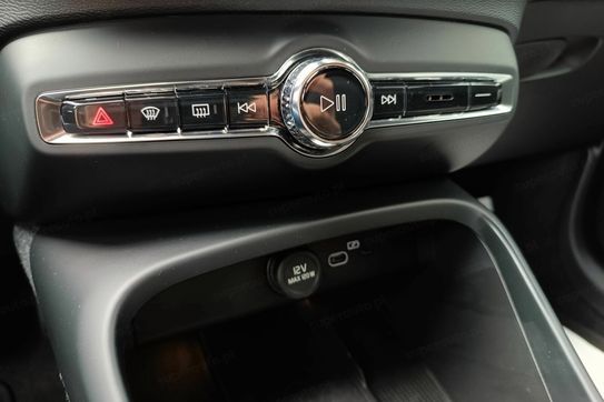 Volvo XC40 B3 Plus Dark