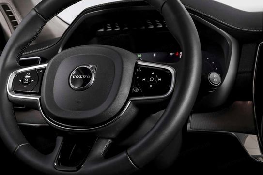 Volvo XC90 B5 AWD Ultra Bright