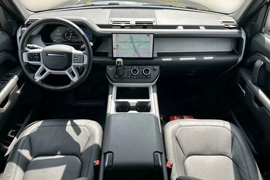 Land Rover Defender 110 3.0 D250 X-Dynamic HSE