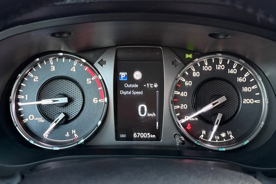 Toyota HiLux Double Cab SR5+ 4x4 AT