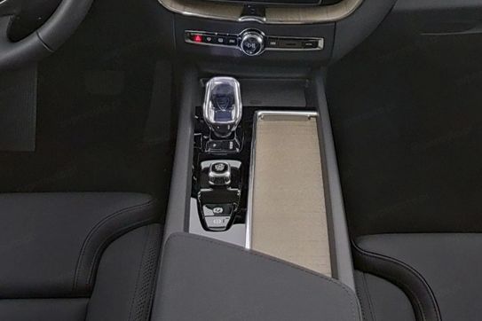 Volvo XC60 B5 B AWD Plus Dark aut