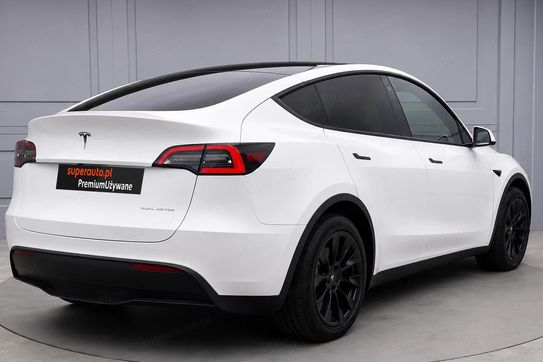 Tesla Model Y Dual Motor  AWD