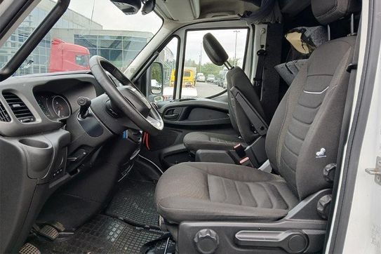 Iveco Daily 70C18 Zabudowa + Tył spanie