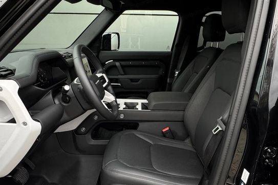 Land Rover Defender 110 D250 S