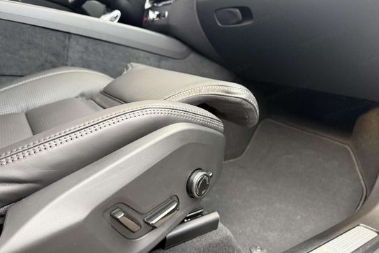 Volvo XC60 T8 Plug-In Hybrid AWD Ultra Dark