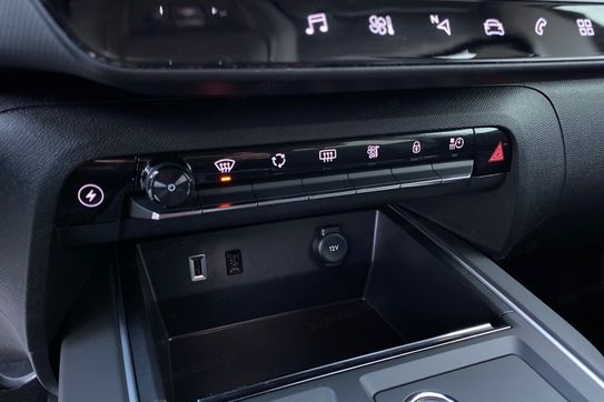 Citroen C5 Aircross Shine 1.6 Hybrid e-EAT8