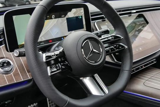 Mercedes Klasa E 220 d 4-Matic AMG