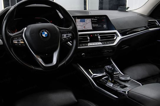 BMW Seria 3 318i Sport Line sport-aut