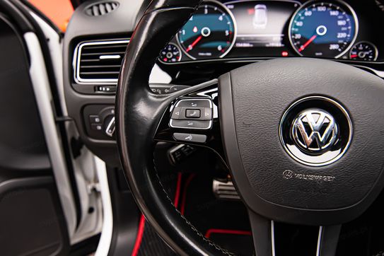 Volkswagen Touareg 3.0 TDI V6 BMT R-Line
